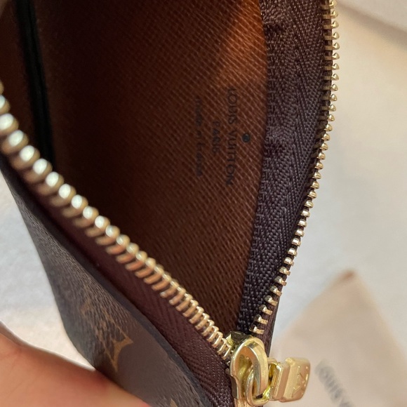 Louis Vuitton keychain coin purse - Picture 2 of 2